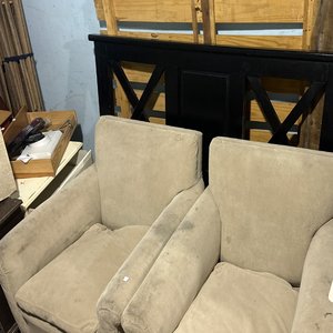 Lote siguiente: Par de Sillones Tapizados Color Beige