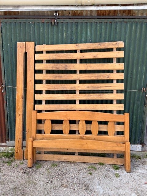 Cama de 2 Plazas de Madera Clara