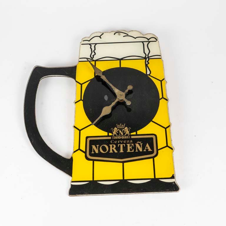 Lote siguiente: Reloj de pared de acrilico forma de jarra de cerveza publicidad NORTEÑA