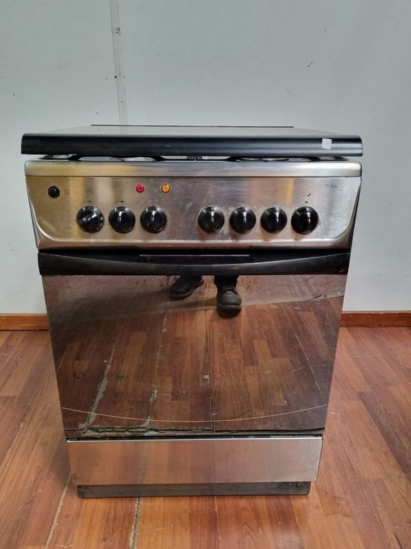 Cocina a Gas y Eléctrica Acero Inoxidable con Horno y 4 Hornallas