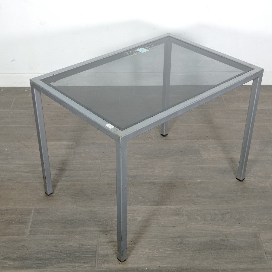 Mesa ratona en hierro y vidrio en color humo - imagen 4