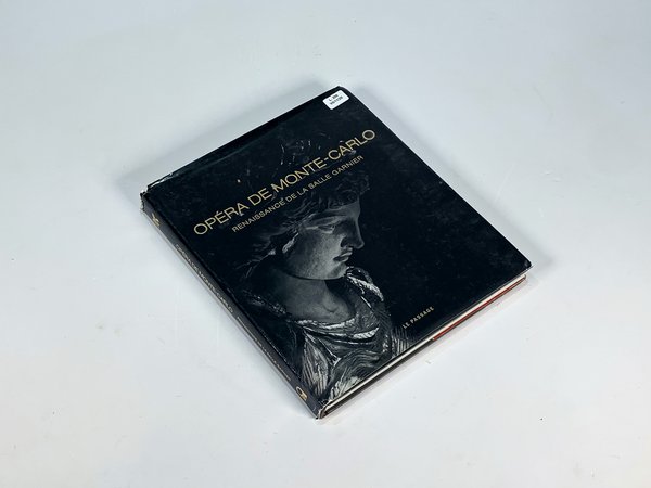 Libro "Ópera de Monte-Carlo" con Decoración de Dama y Carátula Negra