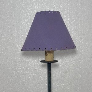 Velador de Pie con Pantalla Lila y Base de Hierro - imagen 3