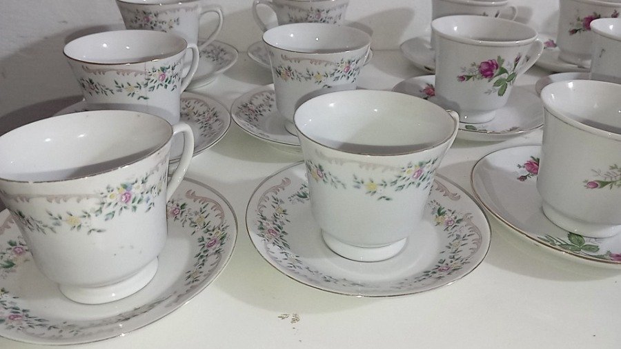 Juego de café vintage de porcelana con patrón floral - imagen 6