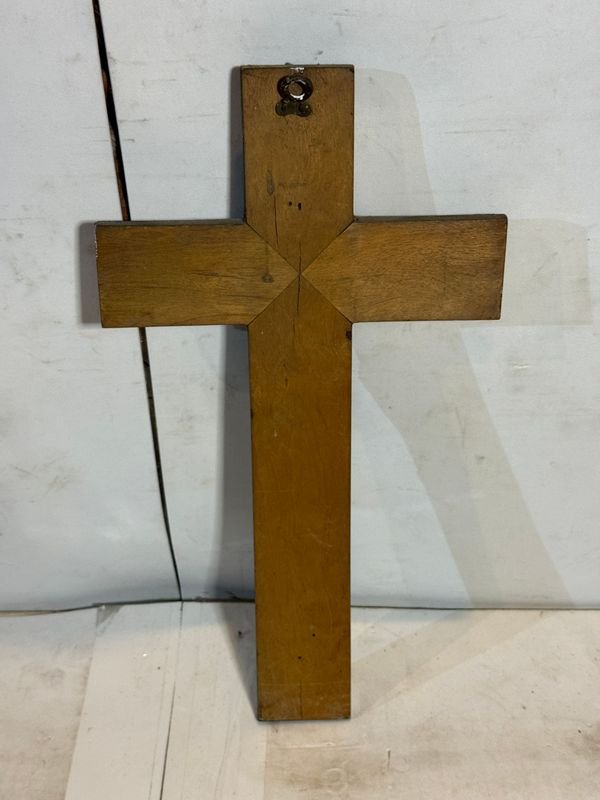 Cruz de madera con Cristo - imagen 2