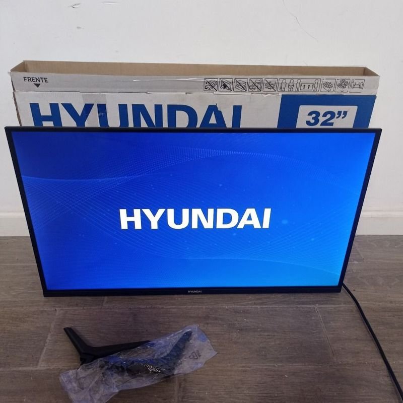TV Hyundai de 32 pulgadas HDTV en caja, excelente condición