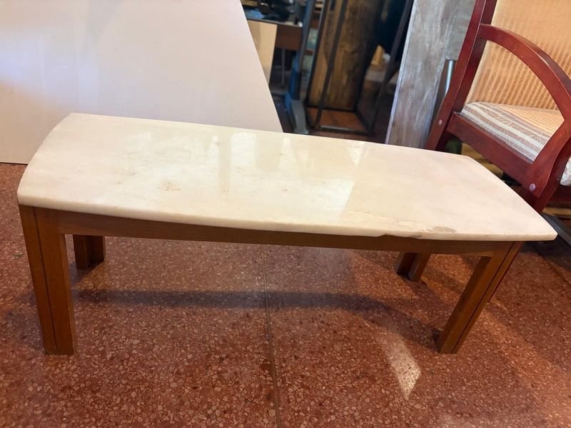 Mesita ratona de madera y mármol para decorar el hogar - imagen 3