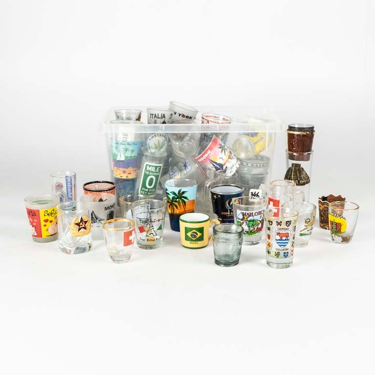 Colección de vasitos shots con motivos de ciudades y países