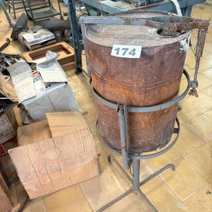 Soporte Metálico con Tambor Oxidado para Cementera - imagen 4