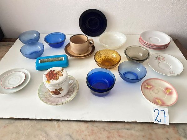 Lote de Tazas y Platillos Variados - imagen 1