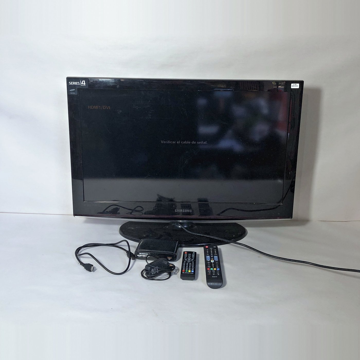 Televisor Samsung LCD 32" Serie 4 con Sintonizador Ledstar y Accesorios