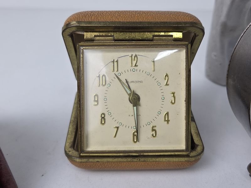 Lotes de Relojes Antiguos y Esculturas de Metal - imagen 3