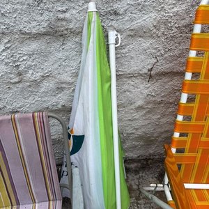 Lote de Sillas de Playa, Reposera y Sombrillas - imagen 12