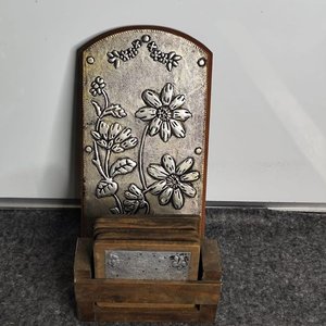 Set de 6 Posavasos de Peltre con Soporte de Madera y Cuadro Decorativo - imagen 7