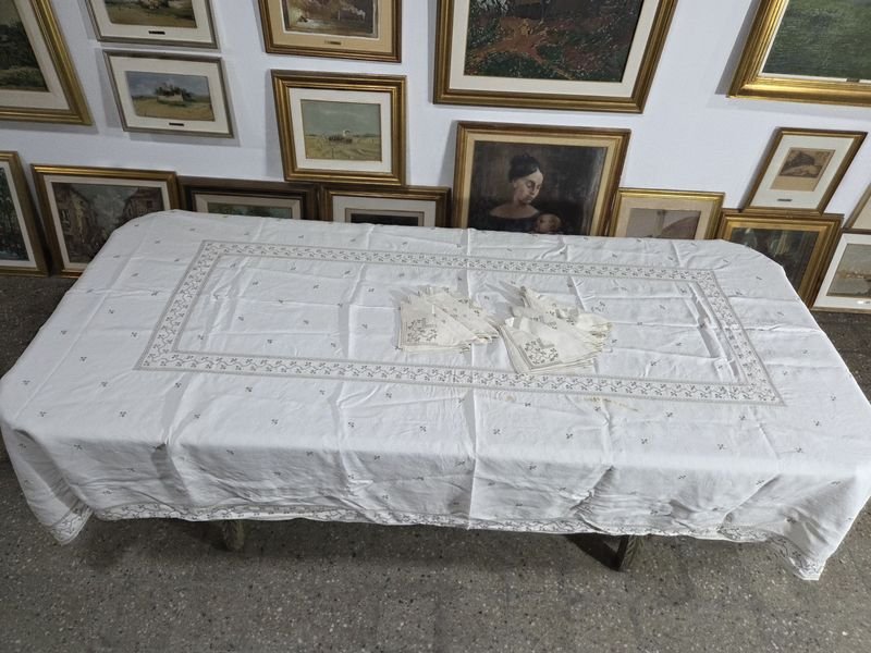 Mantel bordado con servilletas de mesa - imagen 2