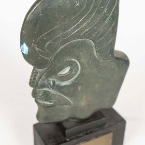 Escultura de Hacha Azteca en Piedra - 11x20 cm - imagen 2