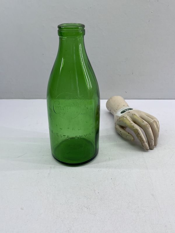 Botella de Leche Conaprole Verde Vidrio 1 Litro Pico Fino - imagen 1