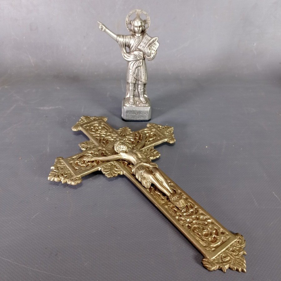 Cruces y Figuras Religiosas en Metal - imagen 2