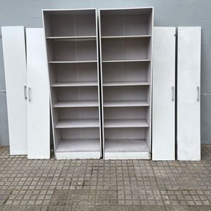 Lote siguiente: 2 Muebles Multiusos Blancos en MDF con Puertas y Estantes