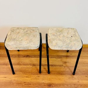 Par de Banquetas con Estructura de Hierro y Asiento Estampado - imagen 1