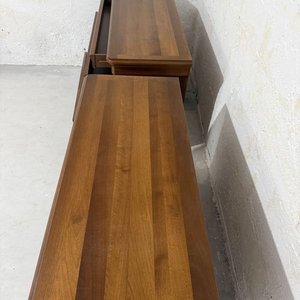 Cómodas de Madera Oscura con Tiradores Dorados - imagen 13