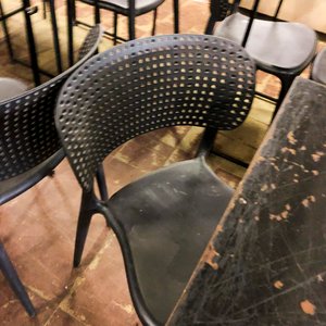 Conjunto de Mesas y Sillas Metálicas Negras para Oficina o Comedor - imagen 5