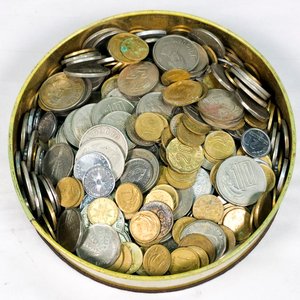 Lote de Monedas Varias en Lata - imagen 2