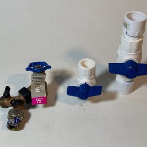 Lote de Canillas: Bronce y PVC con Válvulas Azules - imagen 1