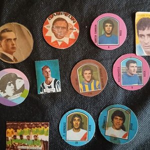 Lote anterior: Lote de 11 Figuritas Vintage de Fútbol: Passarella, P. González, Mastrángelo, García Cambón y más