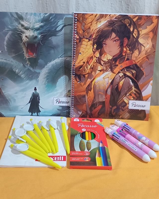 Lote siguiente: Estación de trabajo para niños con cuadernos y lápices