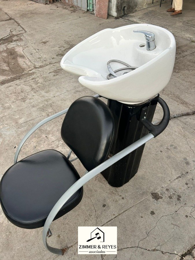 Pileta de Peluquería con Asiento de Cuerina Negra