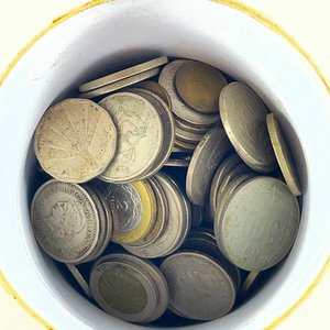 Lote de Monedas Variadas de Colección - imagen 1