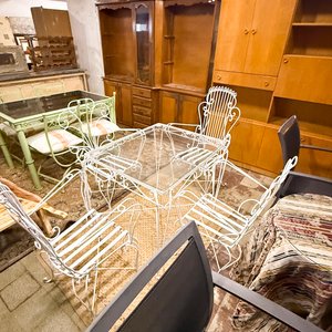 Lote anterior: Juego de Comedor de Hierro Forjado Blanco y Muebles de Madera