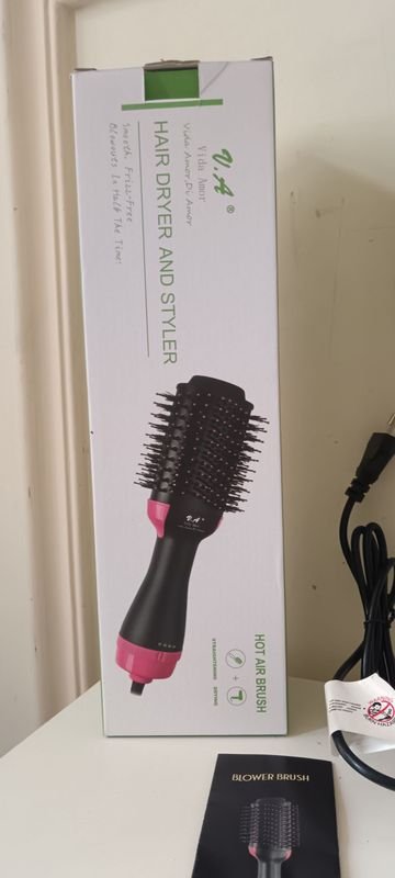 Cepillo secador y estilizador de cabello para el cuidado personal - imagen 4