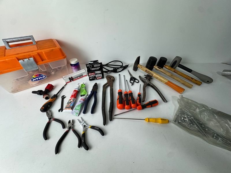 Lote anterior: Colección de herramientas para trabajo