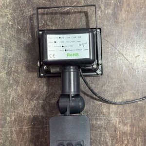 Foco LED Recargable con Panel Solar y Sensor de Movimiento - imagen 6