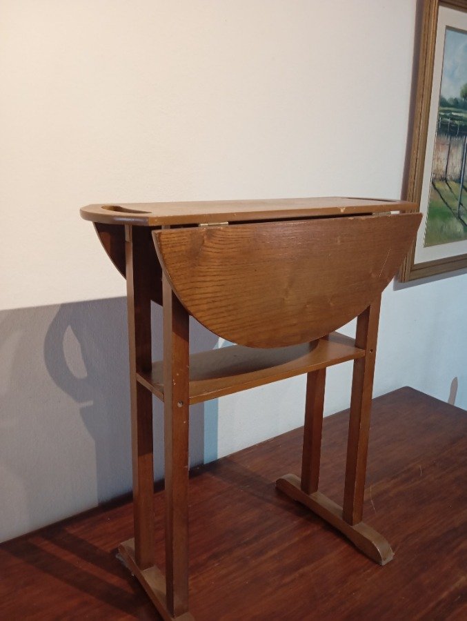 Mesa de madera con patas plegables - imagen 3