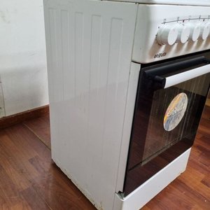 Cocina Eléctrica Enguta con Horno y 4 Hornallas (Una no funciona) - imagen 5