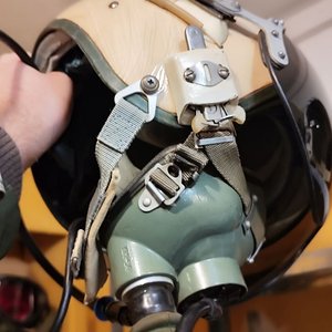 Casco de Piloto Soviético ZSH-5 con Máscara de Oxígeno KM-34 - imagen 6