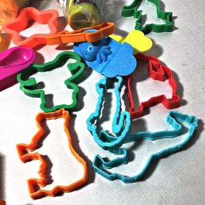 Dos Baldes de Masa Play-Doh con Moldes de Animales y Formas - imagen 3