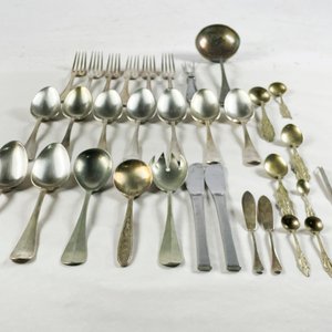 Lote de Cubiertos: Cucharas Soperas, Tenedores Grandes y Cuchillos - imagen 2