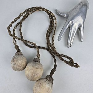 Antiguas Boleadoras Criollas con Tres Bolas - imagen 1
