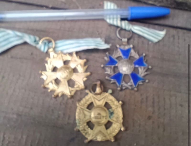 Lote de 3 Medallas al Mérito Antiguas, Año 1900