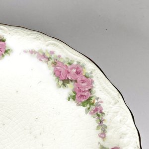 Plato de Masas Loza Inglesa con Flores Rosas y Borde Dorado - imagen 3