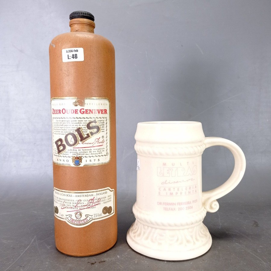 Lote siguiente: Bols genever bottle y jarra de cerveza en cerámica