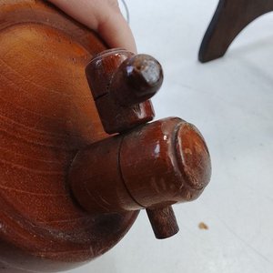 Juego de Barril de Madera Tallado con Copas - imagen 2