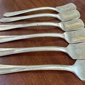 Lote anterior: 6 cucharas de postre antuguas (alpaca dorada)
