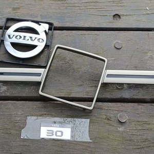 Emblema Frontal Volvo para Parrilla - Pieza de Auto - imagen 3