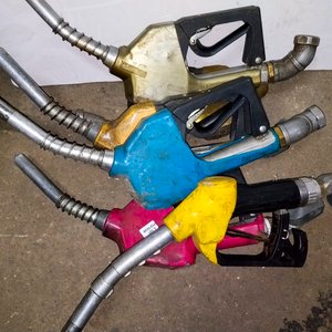 Lote siguiente: Lote de 6 Pistolas Surtidoras de Combustible
