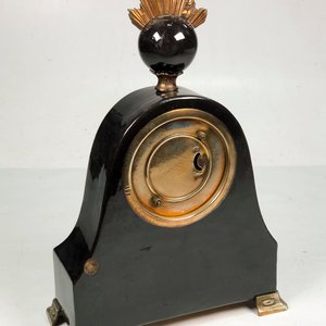 Reloj de Sobremesa Antiguo con Detalles en Madera y Cerámica - imagen 5